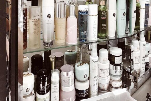 How to organize beauty products in the bedroom