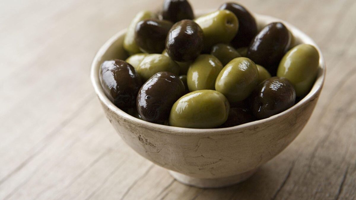 Wellhealthorganic.Com:11-Health-Benefits-And-Side-Effects-Of-Olives-Benefits-Of-Olives