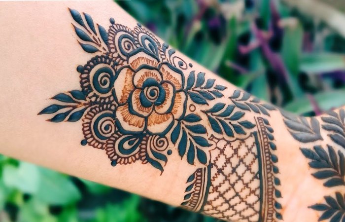 Rose Mehndi Instagram Stylish